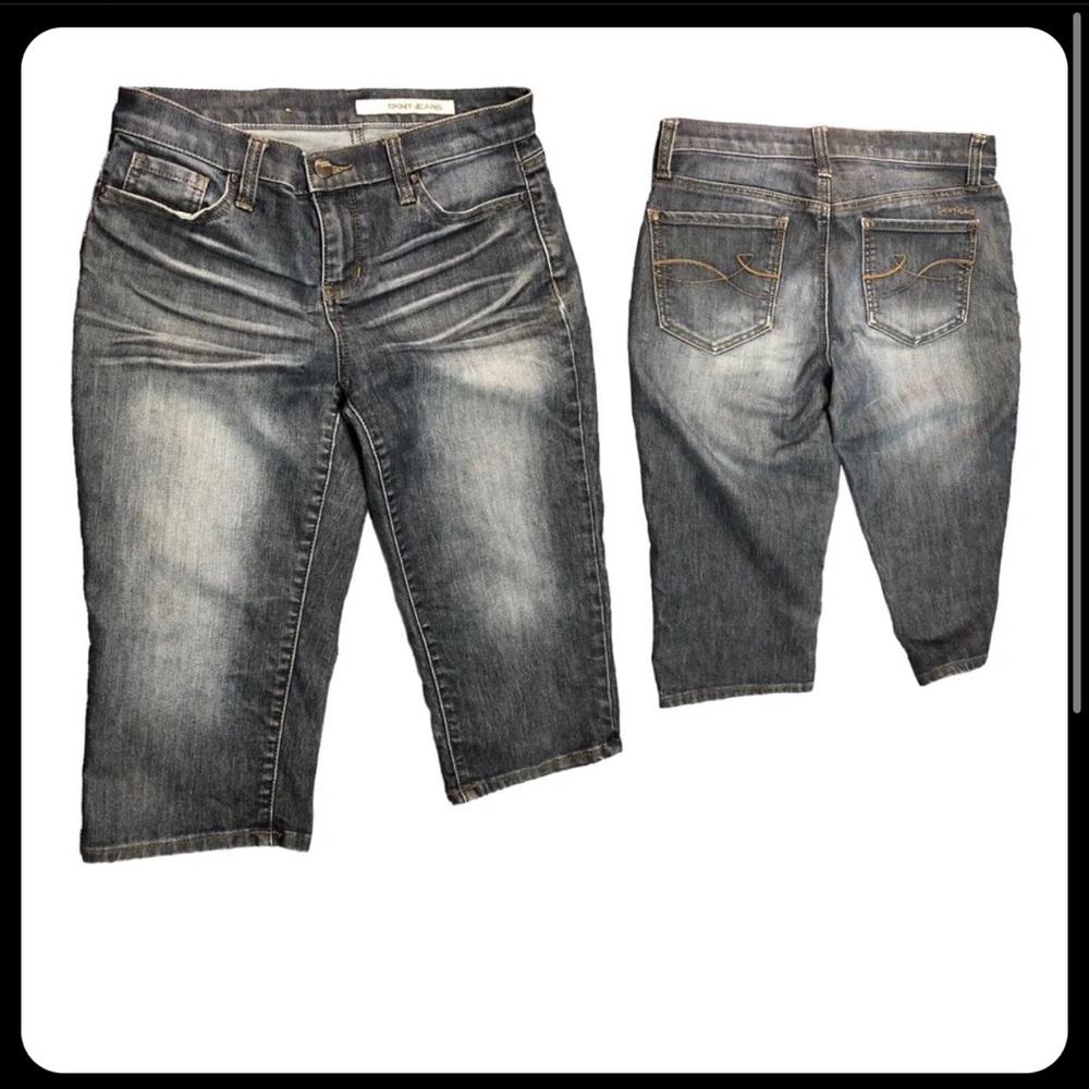 DKNY Women Mid Rise Blue Jean Shorts Size 4 W30 L15 30X15 EUC C102 cowgirl flare